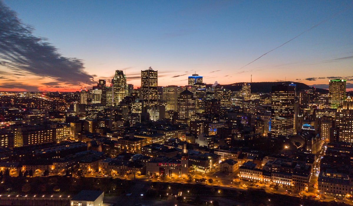 Horizon de Montréal au crépuscule